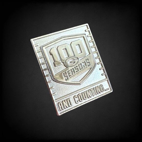 Packers Pins HARD TO FIND Green Bay Pin - 100 SEASONS Commemorative NFL Pin 👀 - Picture 1 of 5